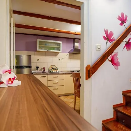 House Karla *