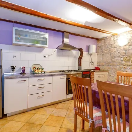 House Karla Kruncici
