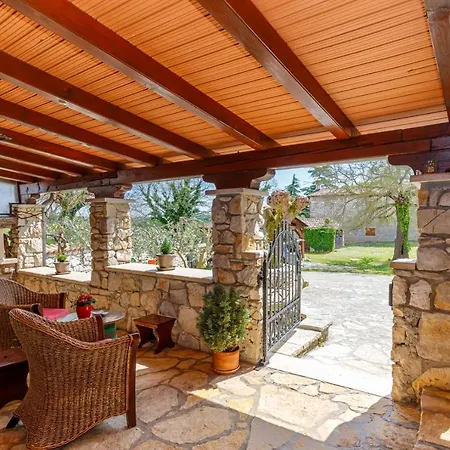 House Karla * Kruncici